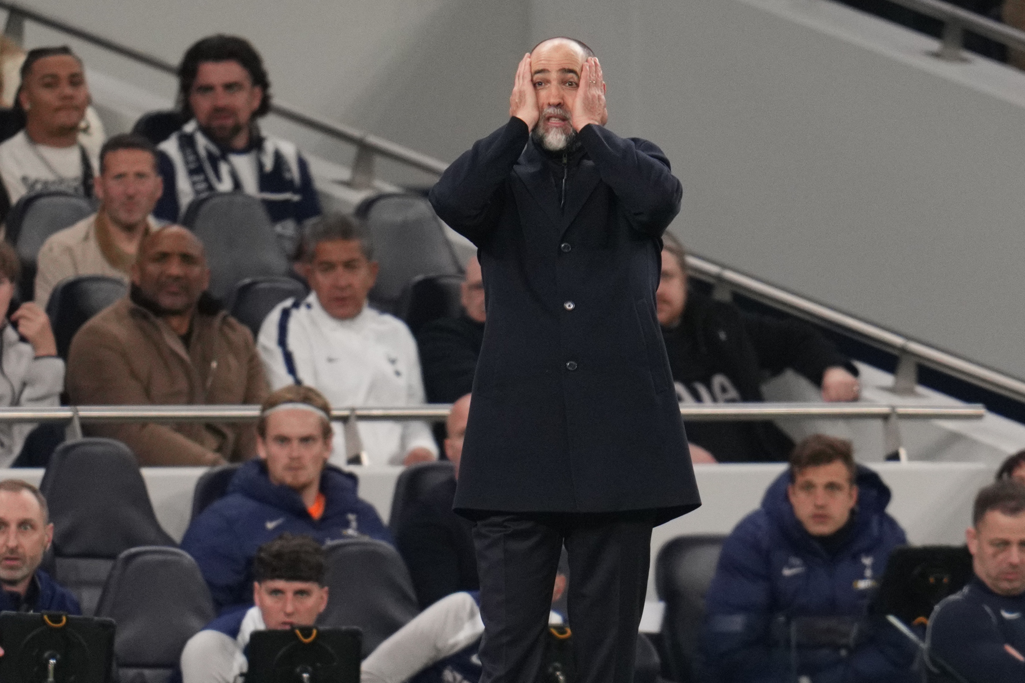 邮报谈热刺困境：转会决策失误致阵容有大缺陷、培养年轻球员不足